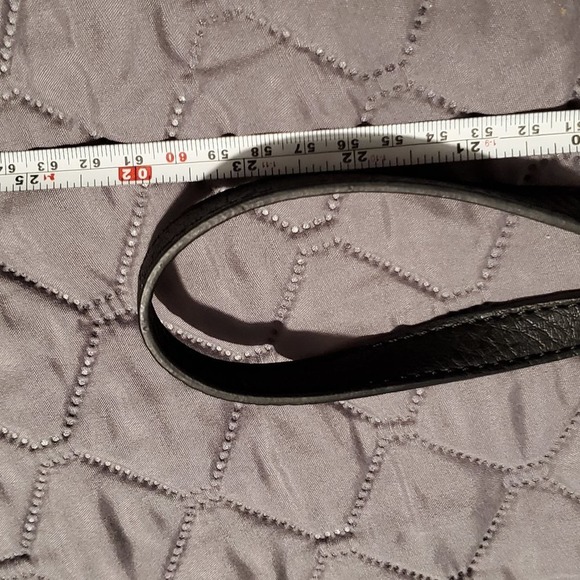 Classic Black Zip-top Crossbody Charming Charlie - Picture 6 of 7